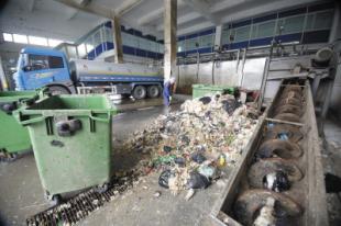 武漢環保新舉措 首批餐廚垃圾場年底投用，融合人工造浪設備提升處理效率